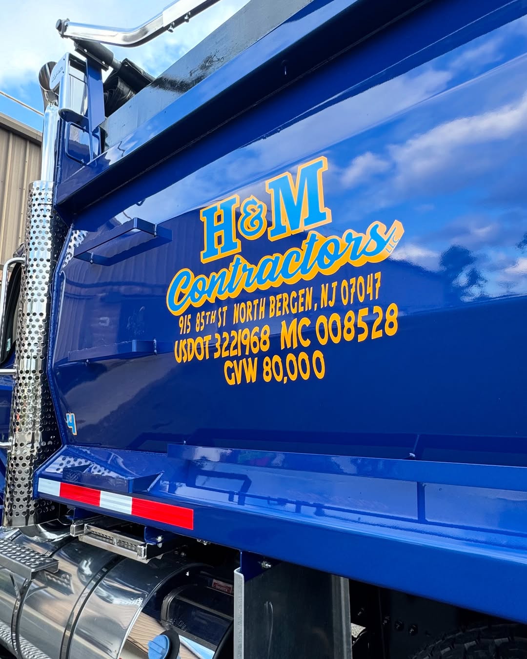 JR Custom Vinyls | Premium Vinyl Wraps, Tint & Lettering